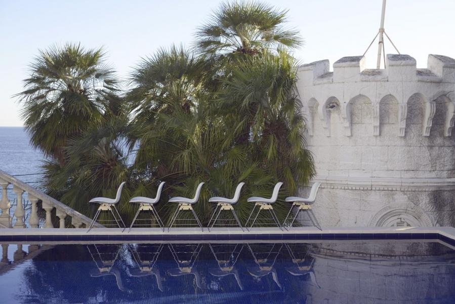 Chaises en tôle, 1970